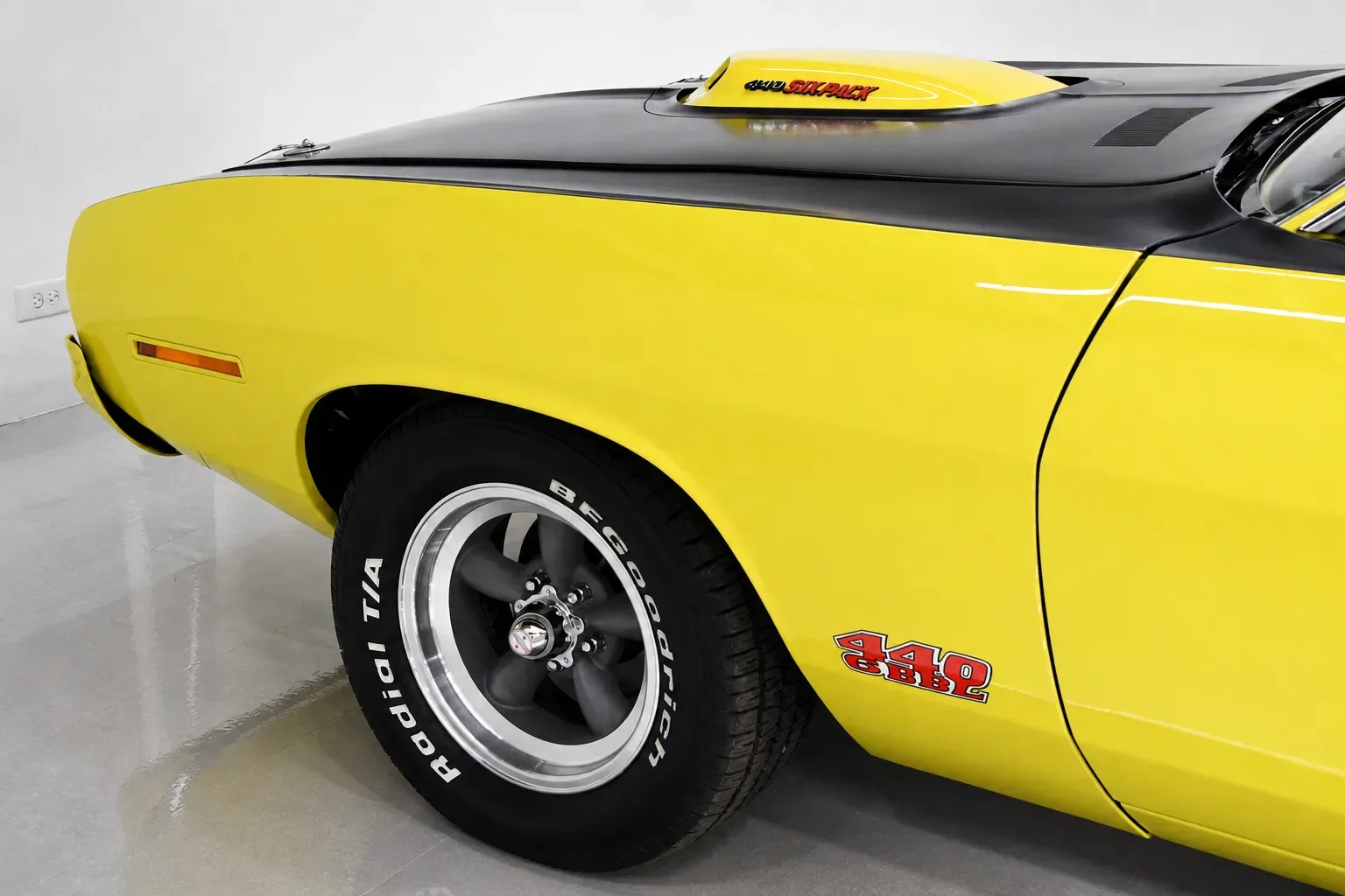 1970 Plymouth Barracuda - Thumbnail 12